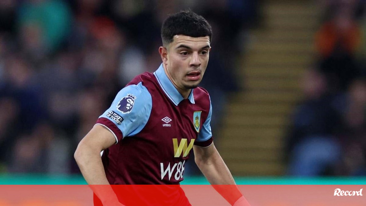 Treinador do Burnley deixa indireta a Amdouni: «Temos noção de quem quer estar aqui e de quem não quer»