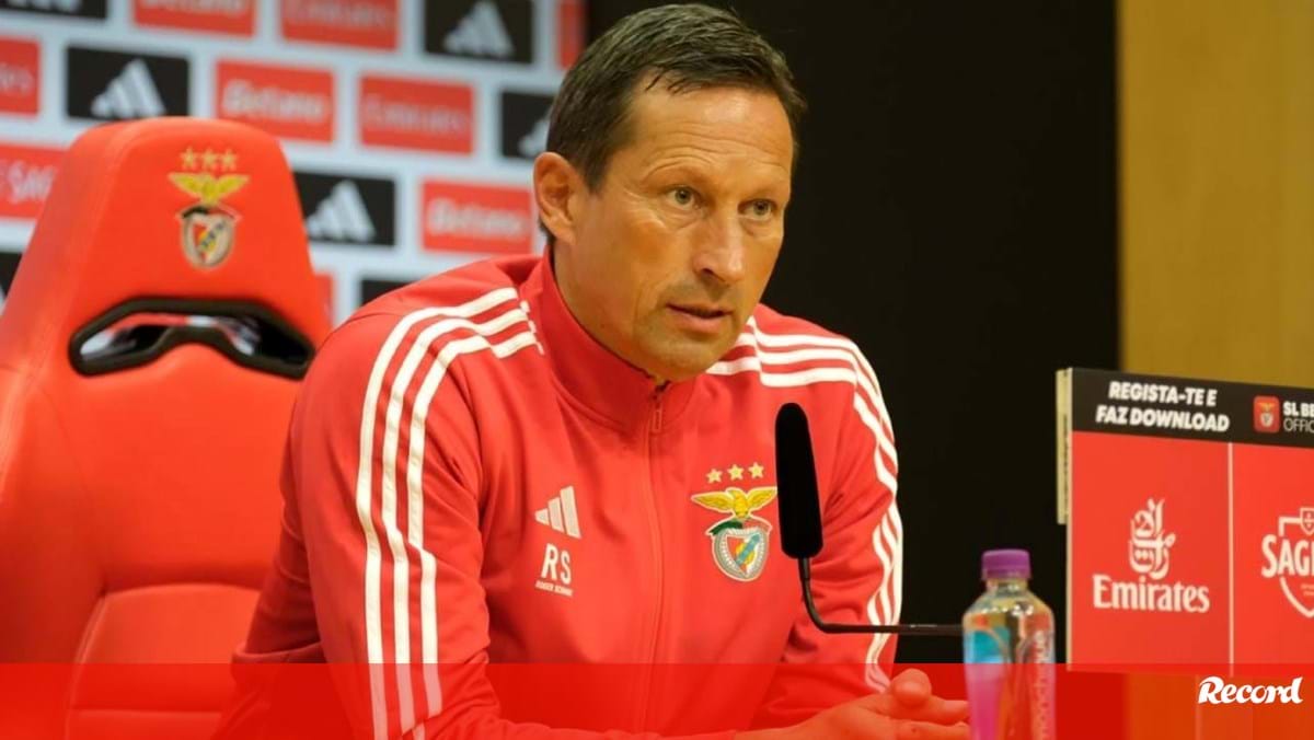 Roger Schmidt antevê jogo com o Moreirense: siga a conferência de imprensa em direto