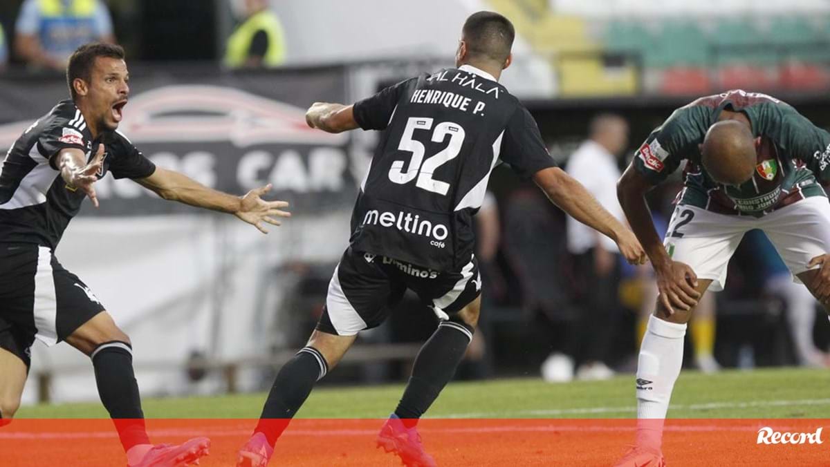 A crónica do E. Amadora-Casa Pia, 0-1: alegria do golo quebrou o gelo