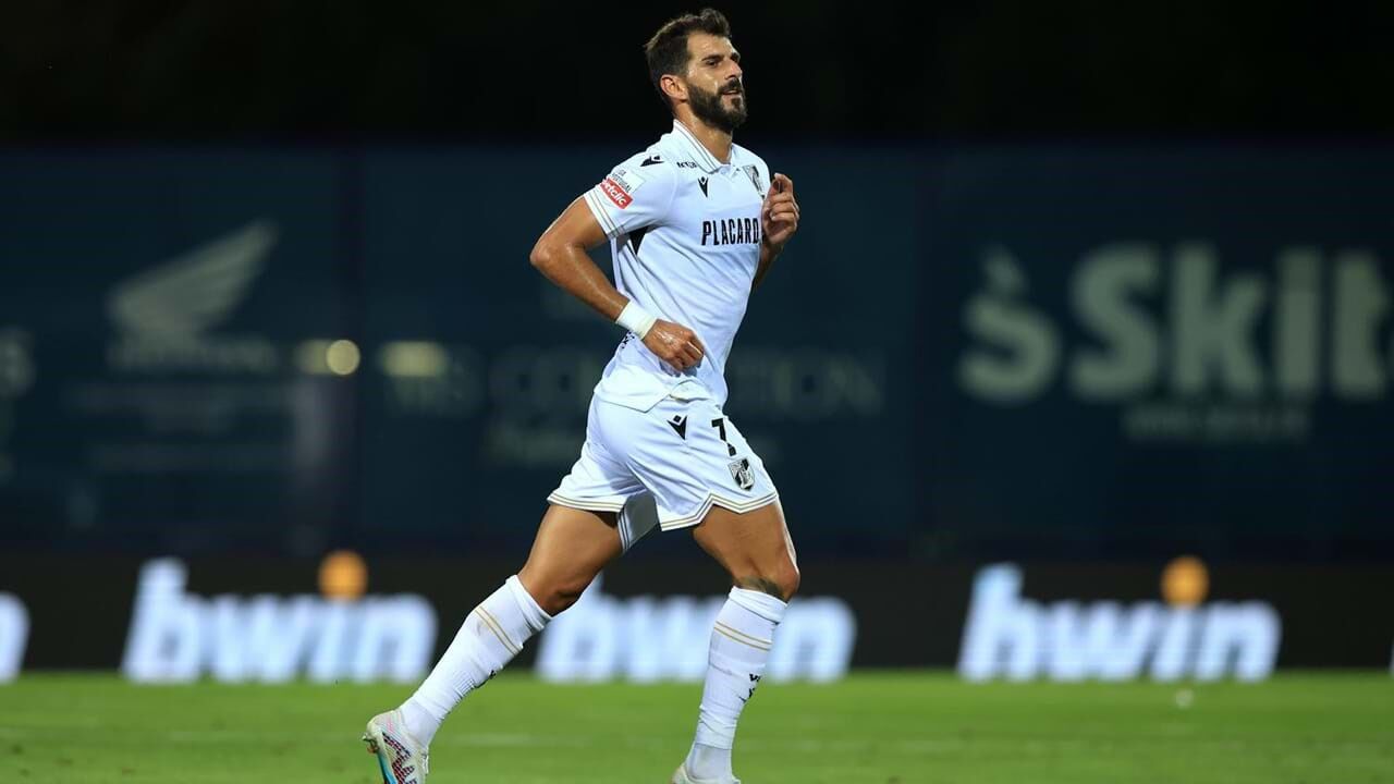 Nélson Oliveira voltou a fazer o gosto ao pé