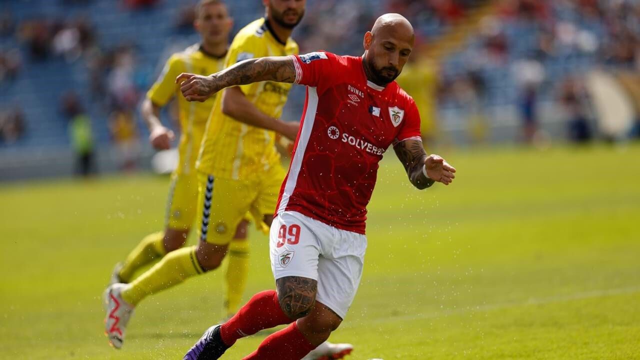 Rafael Martins rescindiu com o Santa Clara