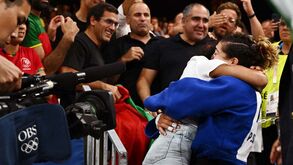 Emoções à flor da pele: as imagens da festa de Patrícia Sampaio após conquistar o bronze em Paris'2024