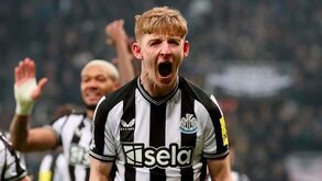 Anthony Gordon faz doação às vítimas de Southport