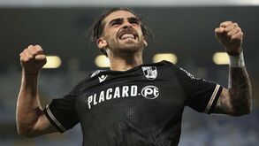 Jota Silva emocionado no adeus ao V. Guimarães: «Levo uma família»