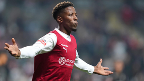 Simon Banza deve seguir no Qatar 