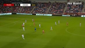 Paulinho com momento 'mágico' ao serviço do Toluca: assistência de calcanhar encanta mexicanos