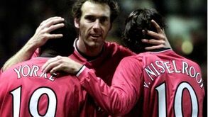 Dwight Yorke confuso com papel de Nistelrooy no Man. United