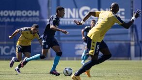 Estoril empata a um golo com o Vizela em jogo de preparação