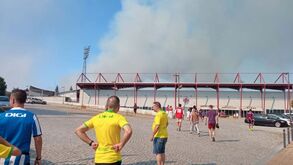 Incêndio nas proximidades do estádio do Chaves a horas do jogo de apresentação