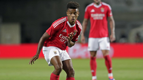 Nápoles promete atacar Neres