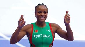 Fatoumata Diallo nas meias-finais dos 400 metros barreiras