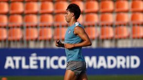 João Félix convocado por Simeone para o estágio do At. Madrid em Hong Kong
