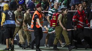 Hematoma e trinta pontos na cabeça: a situação da adepta ferida com estilhaços de vidro na Supertaça