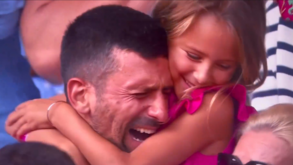 Emocionante: o momento que em Djokovic abraçou a família após conquistar o ouro em Paris'2024