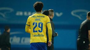 Nemanja Jovic deixa Estoril Praia e ruma aos Emirados