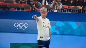 Hancock lendário num tiro olímpico que tornou turco Yusuf Dikeç numa estrela nas redes sociais