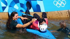 Jessica Fox torna-se na melhor de sempre num slalom que consagrou irmã