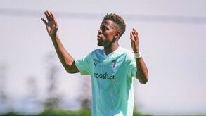 Banza ainda conta para o duelo com o Servette