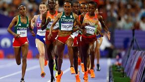 Faith Kipyegon recupera prata nos 5.000 metros após recurso