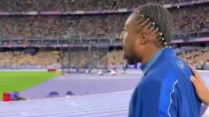 O momento em que Noah Lyles festeja efusivamente recorde do mundo de Armand Duplantis