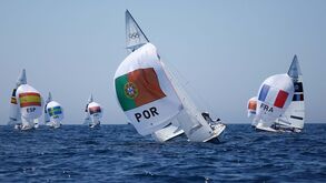 Dupla mista de 470 na regata de luta pelas medalhas