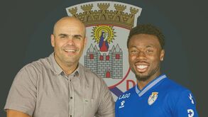 Feirense contrata médio-ofensivo ao Tottenham