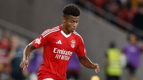 PSV entra na corrida por David Neres