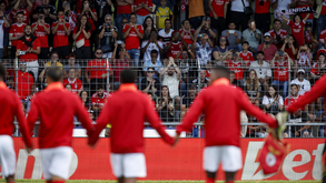 Onda vermelha em Famalicão: adeptos do Benfica esgotam bilhetes para a estreia no campeonato