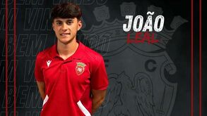 João Leal assina por três épocas com o Penafiel
