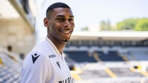 Oficial: Gustavo Silva é reforço do V. Guimarães