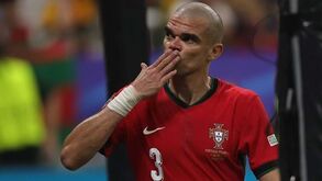 Pepe diz adeus aos relvados: siga todas as reações