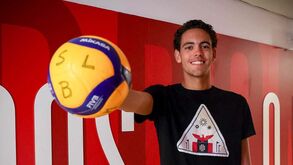  Tomás Teixeira reforça voleibol do Benfica