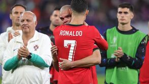 Pepe e imagem a chorar no ombro de Cristiano Ronaldo: «Foram lágrimas de impotência»