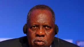 Antigo presidente interino da FIFA Issa Hayatou morre aos 77 anos