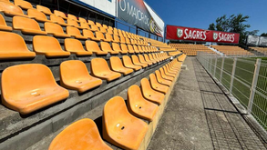 Da zona da TV Compound aos balneários da equipa de arbitragem: melhorias do estádio do Alverca estão à vista