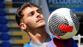 Chaves segura Ktatau para 2024/25