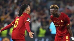 Roma quer 'despachar' Smalling e Abraham