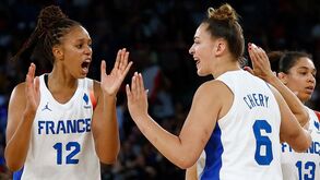 França marca encontro com os Estados Unidos na final do torneio feminino de basquetebol