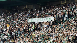 Bancadas de Alvalade mostraram tarja de apoio a Nuno Santos e Rita