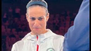 O emotivo momento em que Imane Khelif recebeu medalha de ouro em Paris