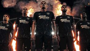 «Fogo que nunca se vai apagar»: Botafogo apresenta novo equipamento de homenagem aos adeptos