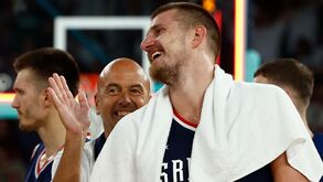 Sérvia de Jokic bate Alemanha e conquista bronze no basquetebol