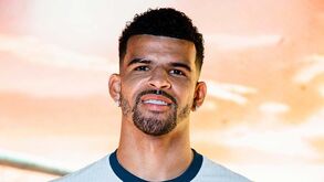 Tottenham oficializa contratação de Dominic Solanke 