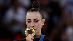 Alemã Varfolomeev confirma estatuto de estrela na ginástica rítmica