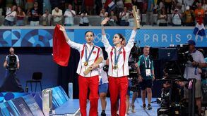 China aproveita ausência da Rússia e faz o pleno na natação artística