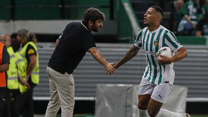 Clayton Silva mostra serviço a Luís Freire