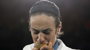 Imane Khelif avança com ação judicial por cyberbullying: «O assédio continuará a ser a maior mancha destes Jogos»