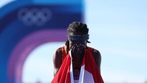 Sifan Hassan conquista ouro na maratona e faz incrível tri de medalhas em Paris'2024