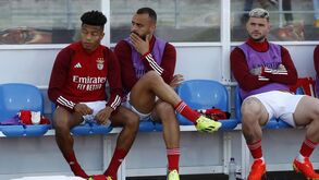 David Neres e Arthur Cabral falham Famalicão-Benfica