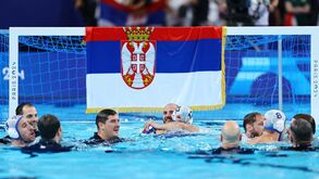 Sérvia é tricampeã olímpica no polo aquático